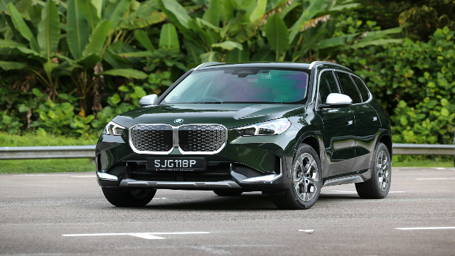 BMW iX1: Evolusi SUV Listrik Kompak yang Mengusung Gaya dan Performa Masa Depan